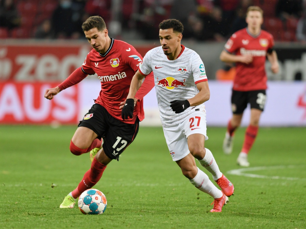 尤文对阵米兰前瞻：历史战绩旗鼓相当，胜负难料